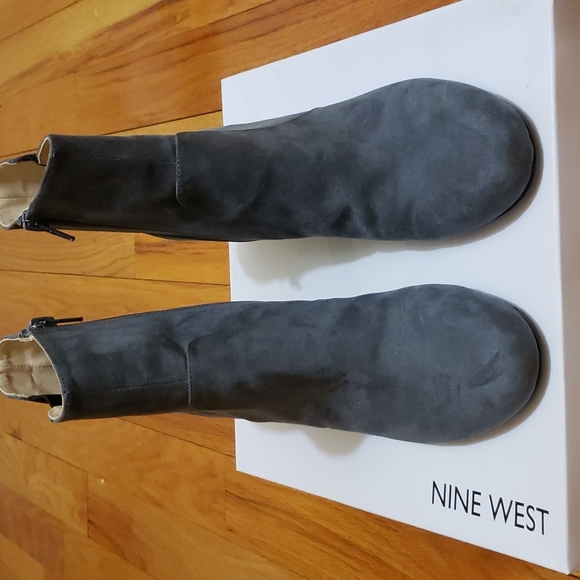 Nine West NWOT Gray Fabric Booties 8.5 - Picture 1 of 6